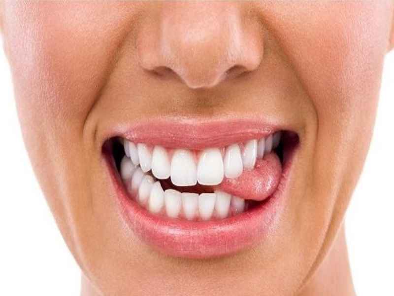 خمیردندان آلبودنت بدون رنگ مصنوعی: انتخابی سالم‌تر برای دندان‌های شما